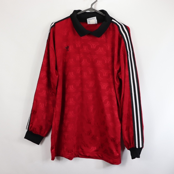 red goalkeeper jersey